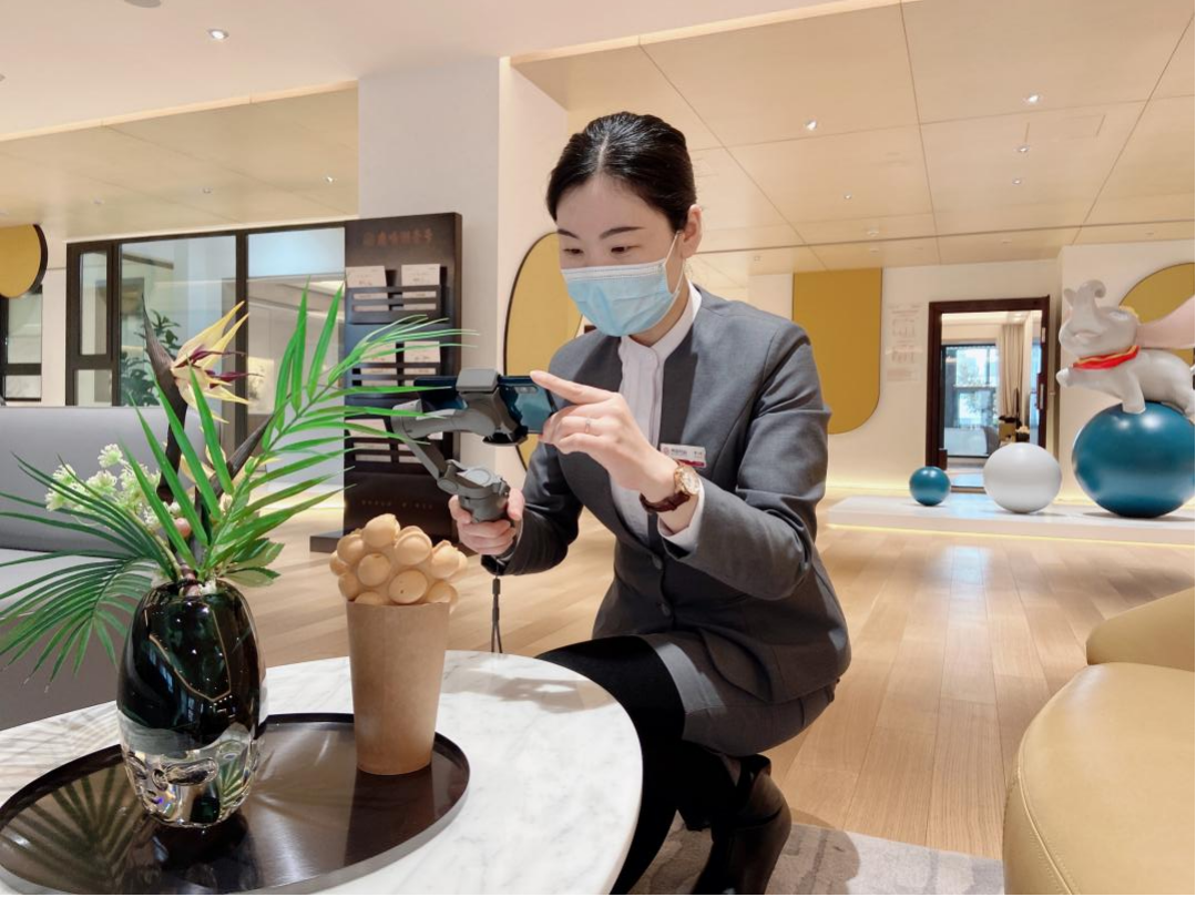 ����ʢ��I(y��)5.20�ؿ����������c΢Ц  ��һ�仨�_(k��i)�ĕr(sh��)�g